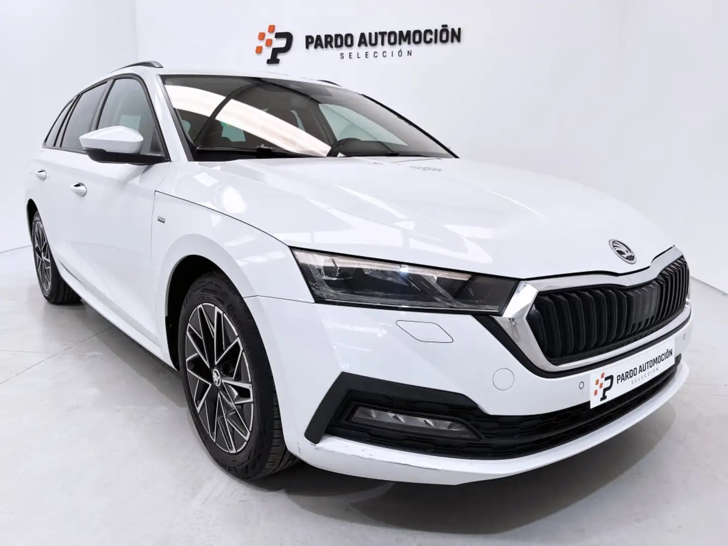 Skoda Octavia Familiar Automático de 5 Puertas Blanco - 1