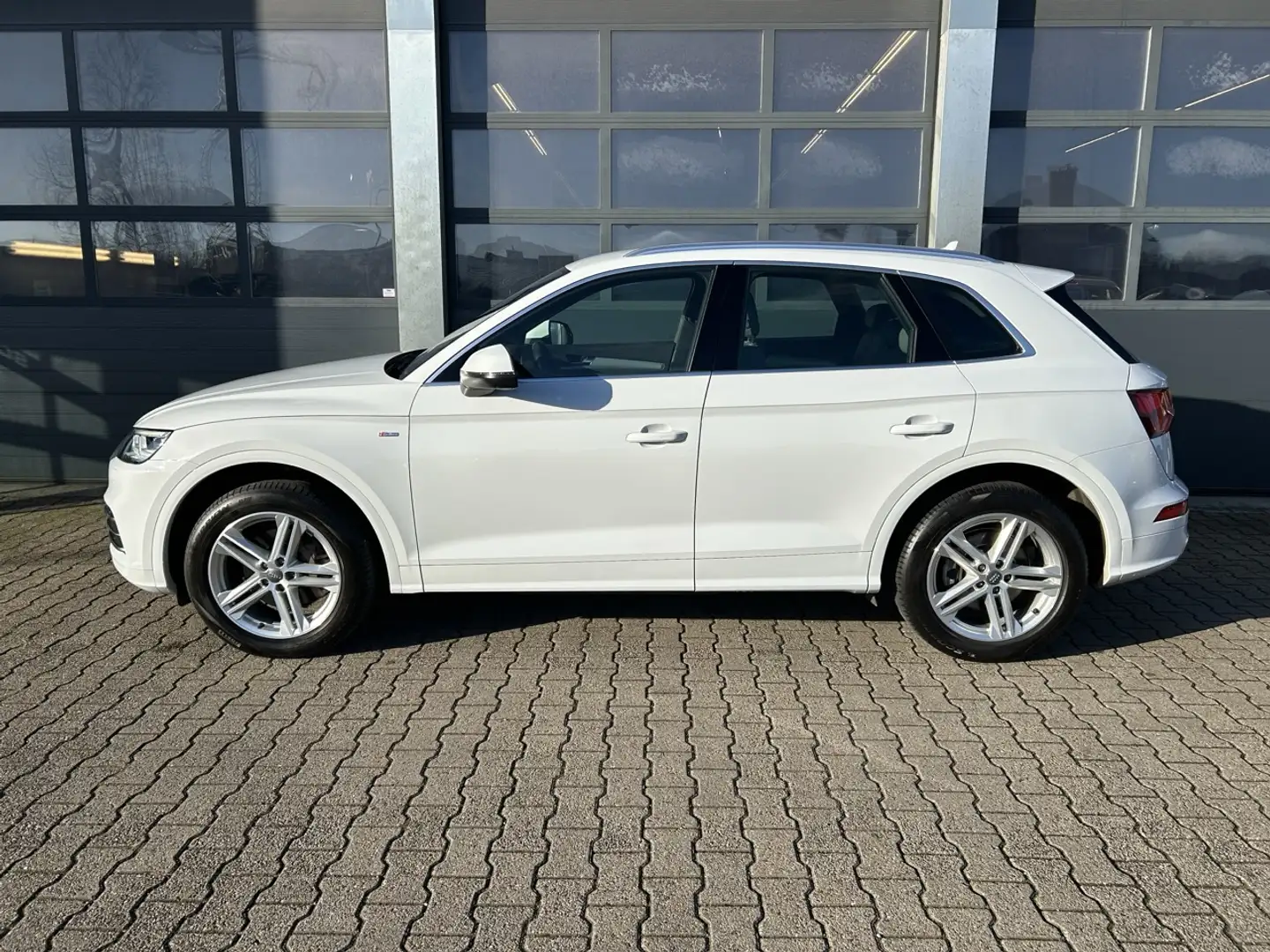 Audi Q5 2.0 TFSI Quattro 252pk S tronic S-Line Edition Weiß - 2
