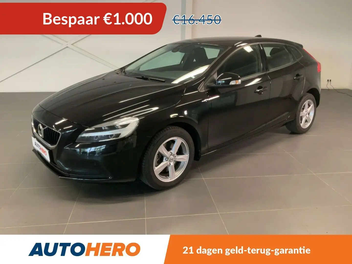 Volvo V40 2.0 T2 Kinetic Černá - 1