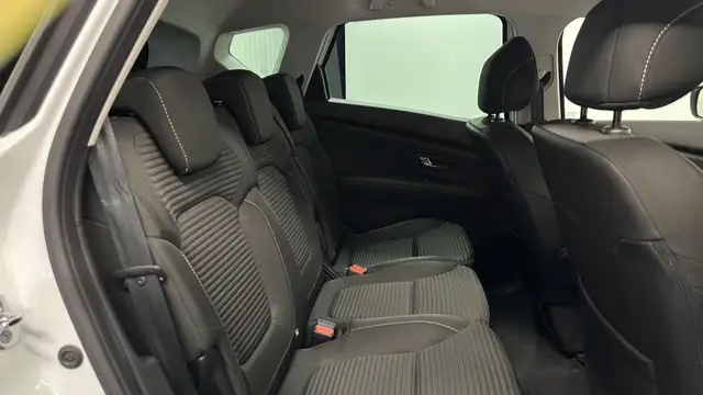 Renault Scenic view 5