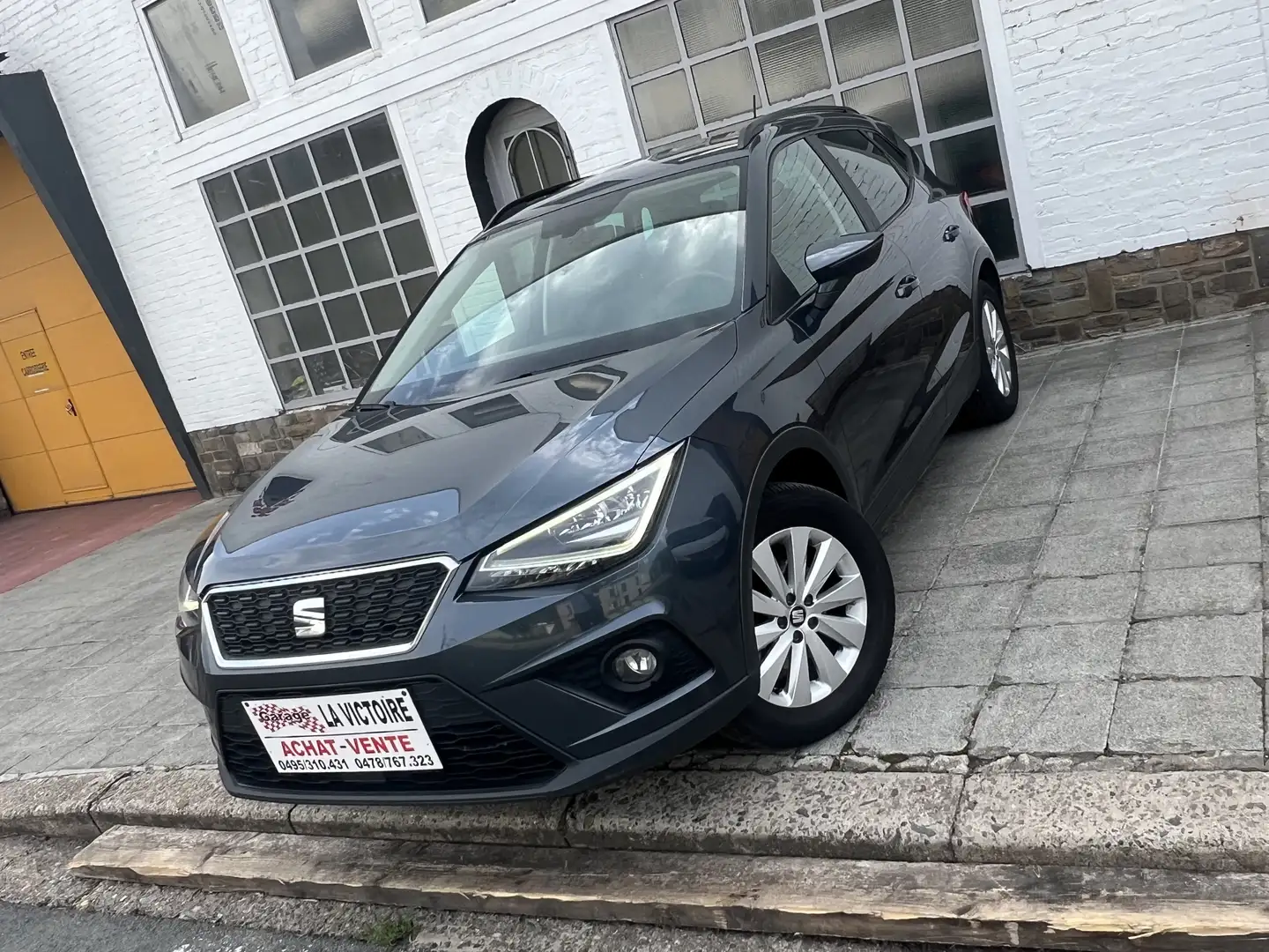 SEAT Arona CNG 1.0 TGI Euro 6d-TEMP-EV Gris - 1