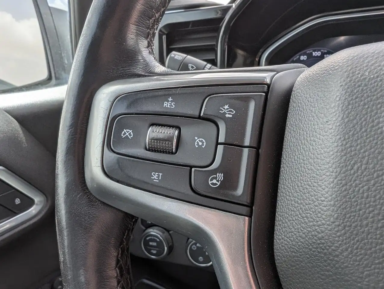 Chevrolet Silverado 1500 снимка Chevrolet Silverado 1500
