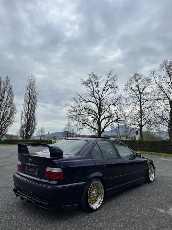 BMW 320i, foto 4