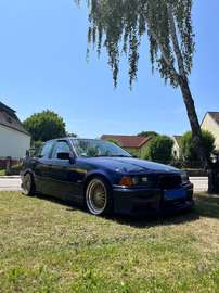 320i