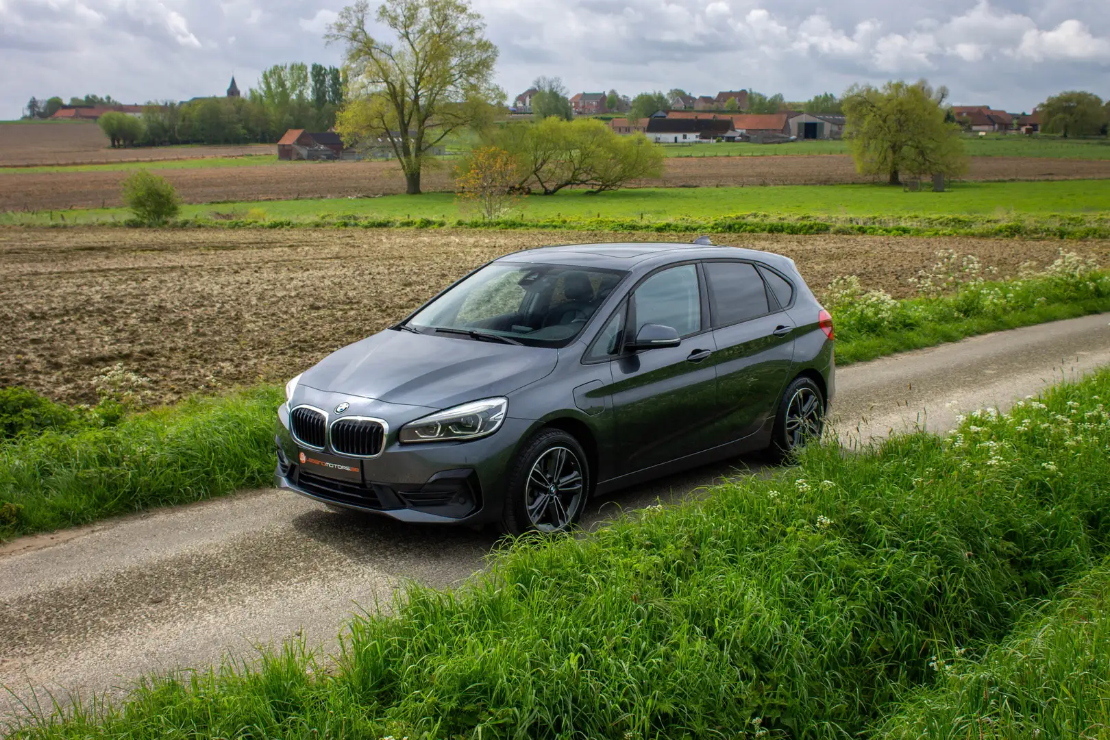 BMW 225 xe Active Tourer iPerformance Plug-in Hybride Grau - 1