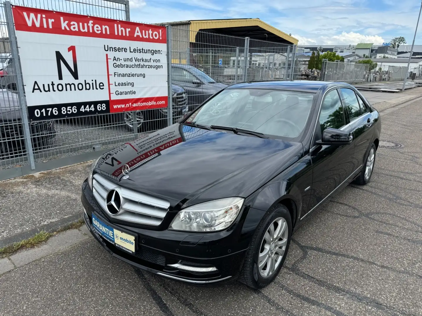 Mercedes-Benz C 250 CGI Lim. BlueEfficiency*Navi*Automatik* Black - 1