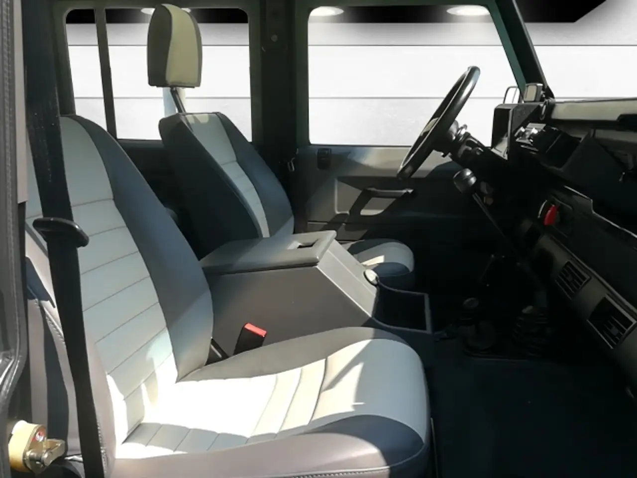 Land Rover Defender 110 SW 2,5TD 9-Sitzer/Klima, foto 8