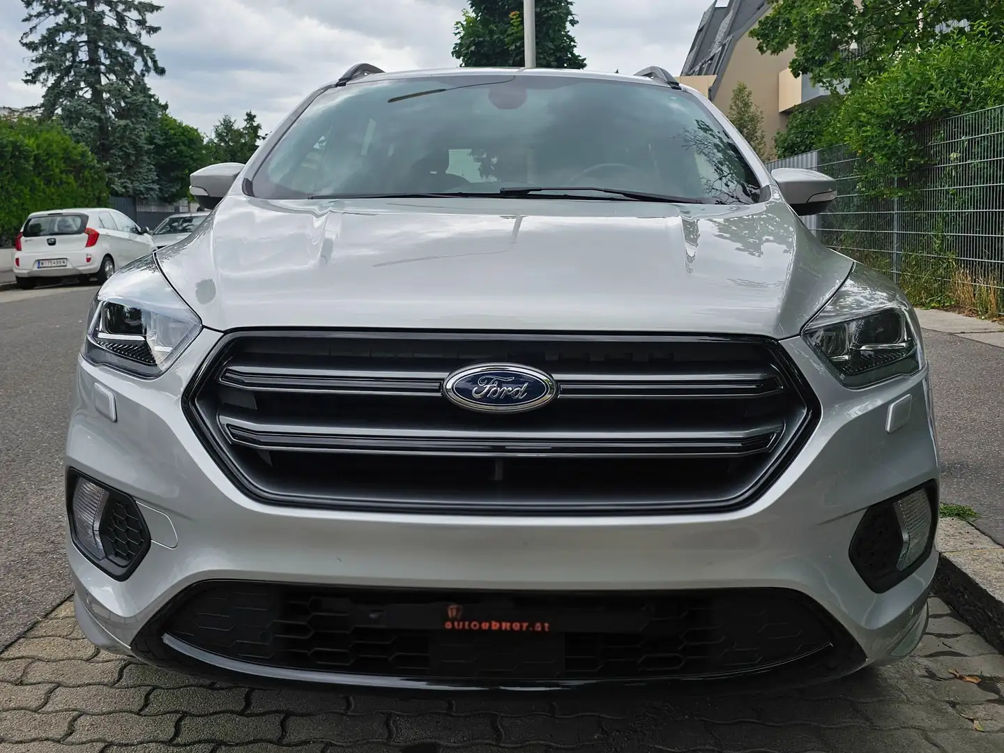 Ford Kuga Kuga 1,5 TDCi ST-Line ST-Line Grau - 2