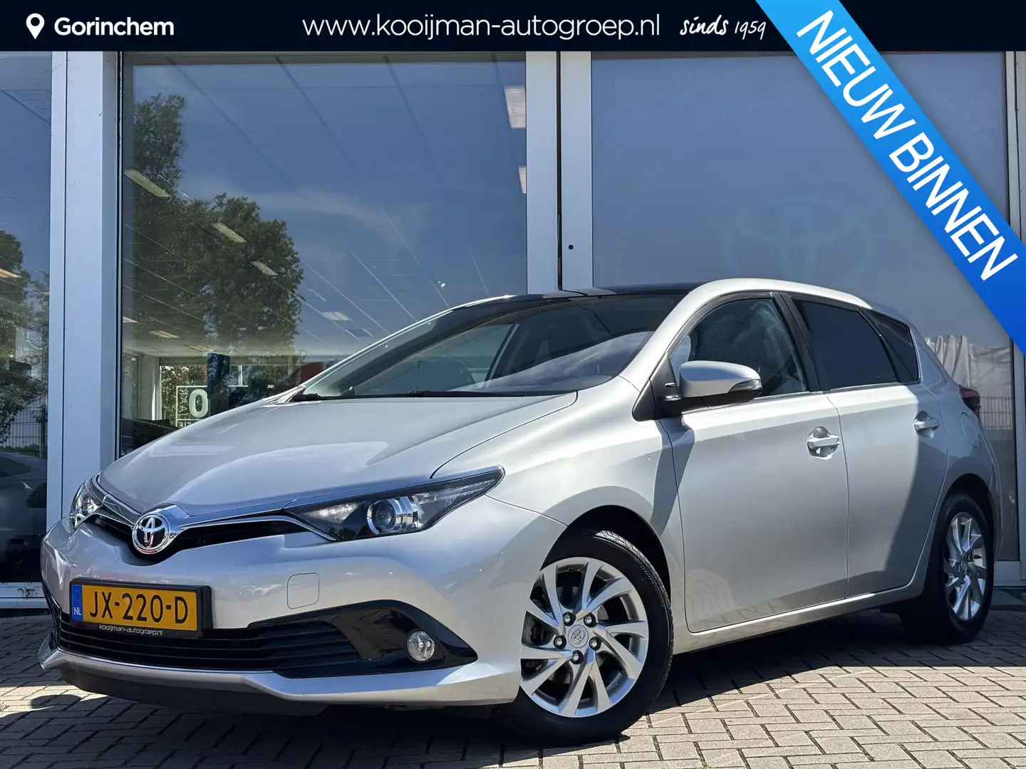 Toyota Auris 1.2T Trend | Cruise Control | Panoramadak | Achter Grijs - 1
