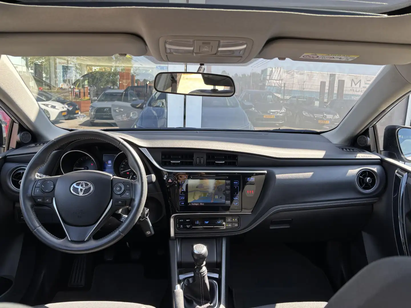 Toyota Auris 1.2T Trend | Cruise Control | Panoramadak | Achter Grijs - 2