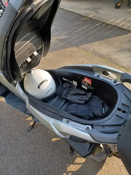 Honda ADV 350 - foto 8