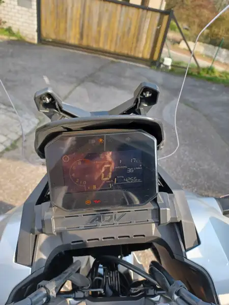 Honda ADV 350 - foto 7