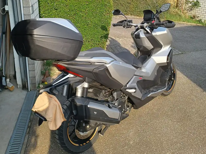 Honda ADV 350 - foto 4