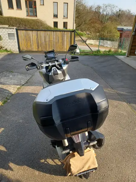 Honda ADV 350 - foto 5