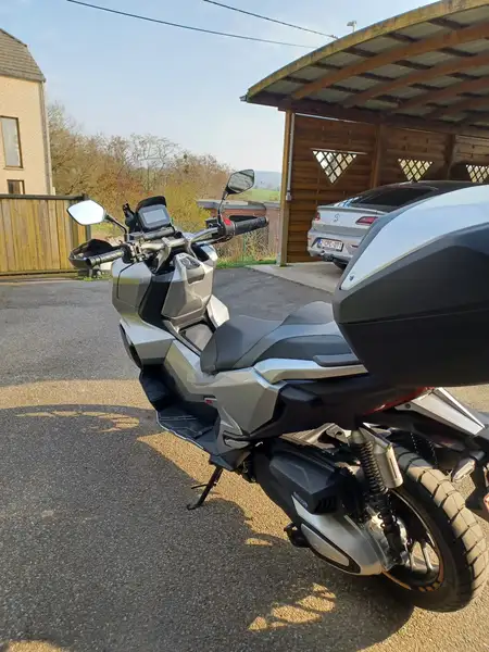 Honda ADV 350 - foto 6