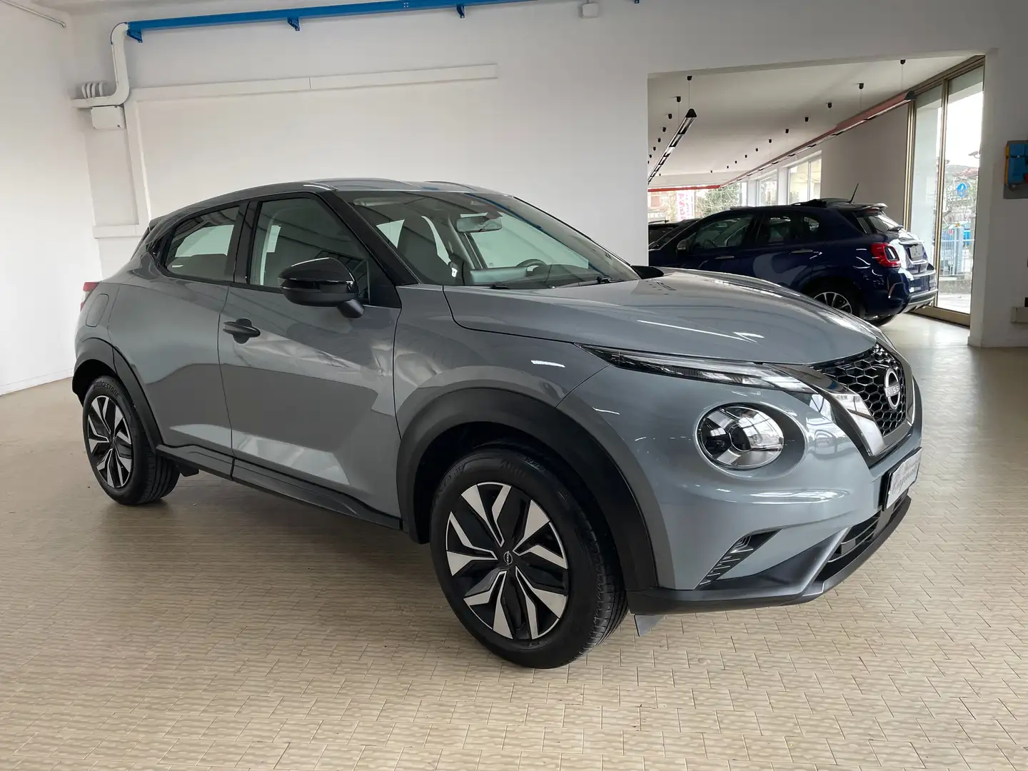 Nissan Juke 1.0dig-t Acenta 114cv dct 2025 Km12900 Prezzo vero Grigio - 2