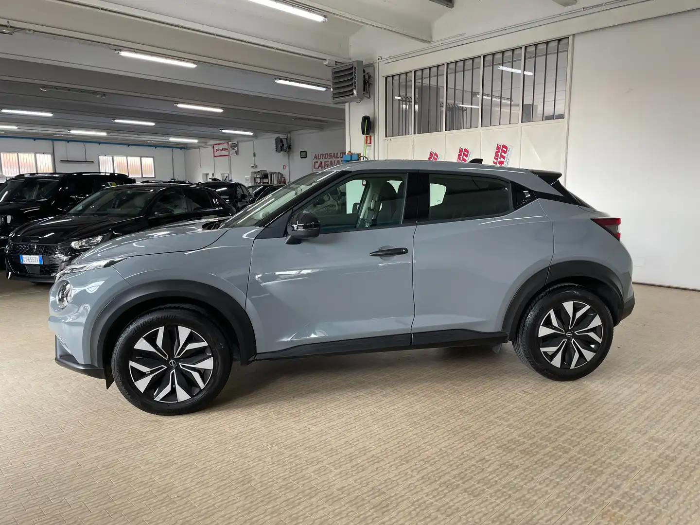 Nissan Juke 1.0dig-t Acenta 114cv dct 2025 Km12900 Prezzo vero Grigio - 1