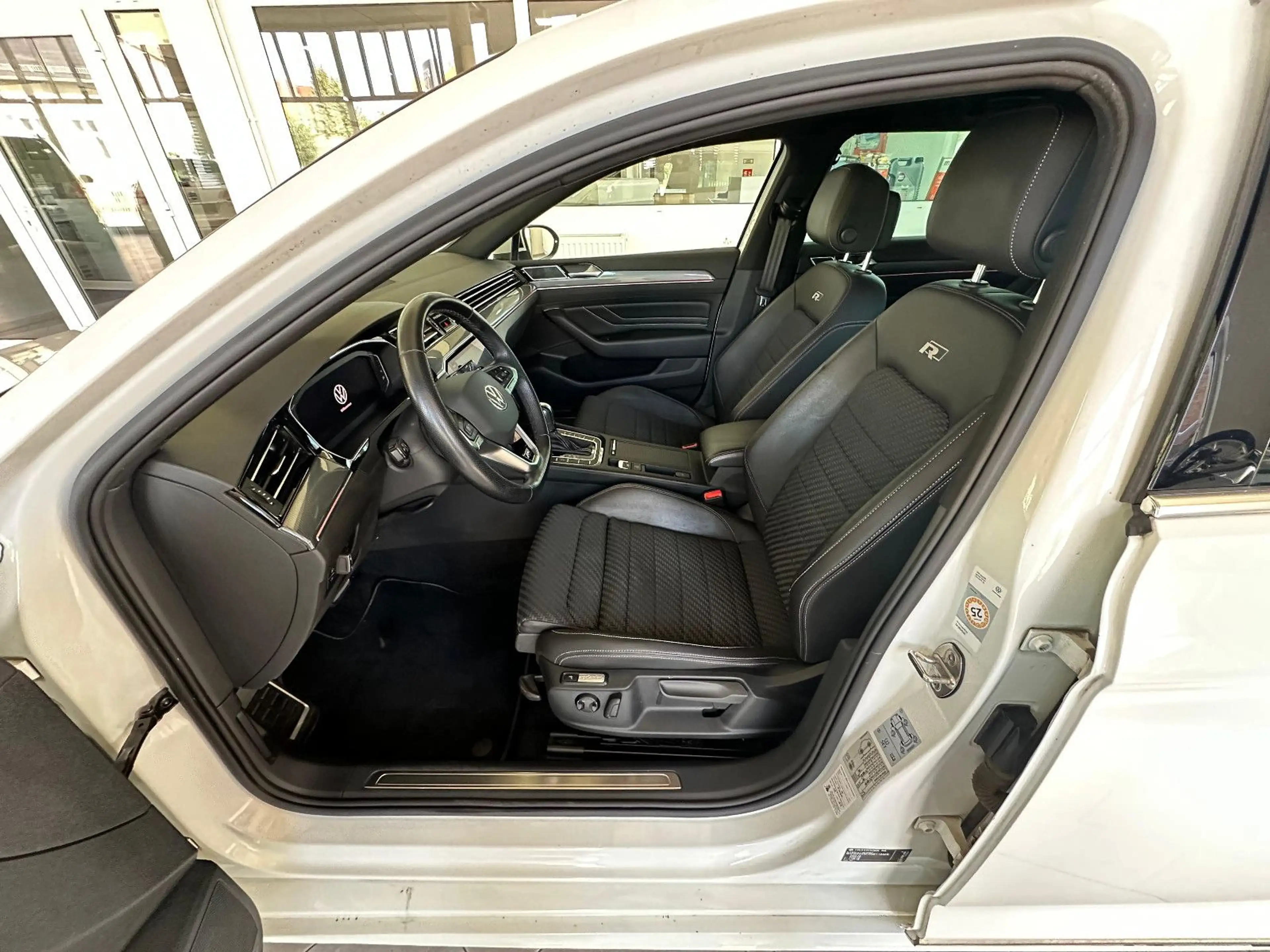 Volkswagen Passat Variant Passat Var. R Line Busin. R ACC/1. Hd./ Checkh. — photo 11