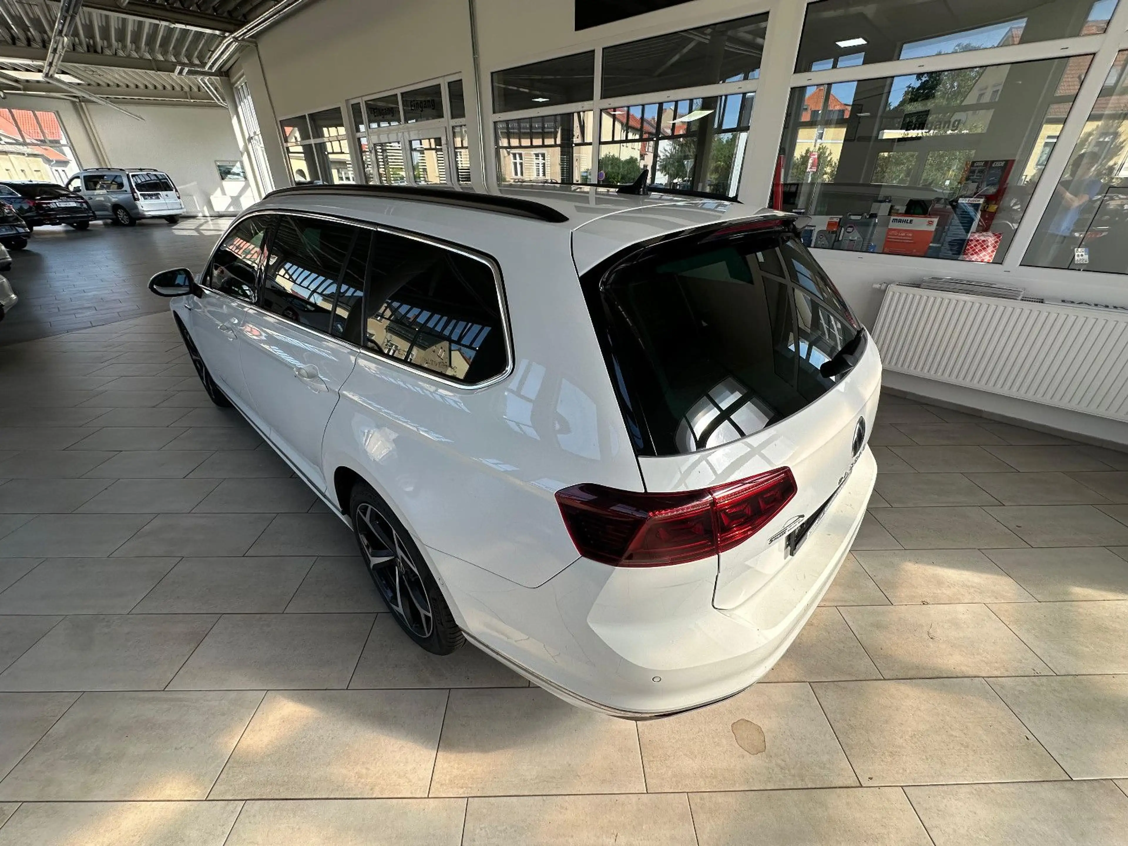 Volkswagen Passat Variant Passat Var. R Line Busin. R ACC/1. Hd./ Checkh. — photo 3
