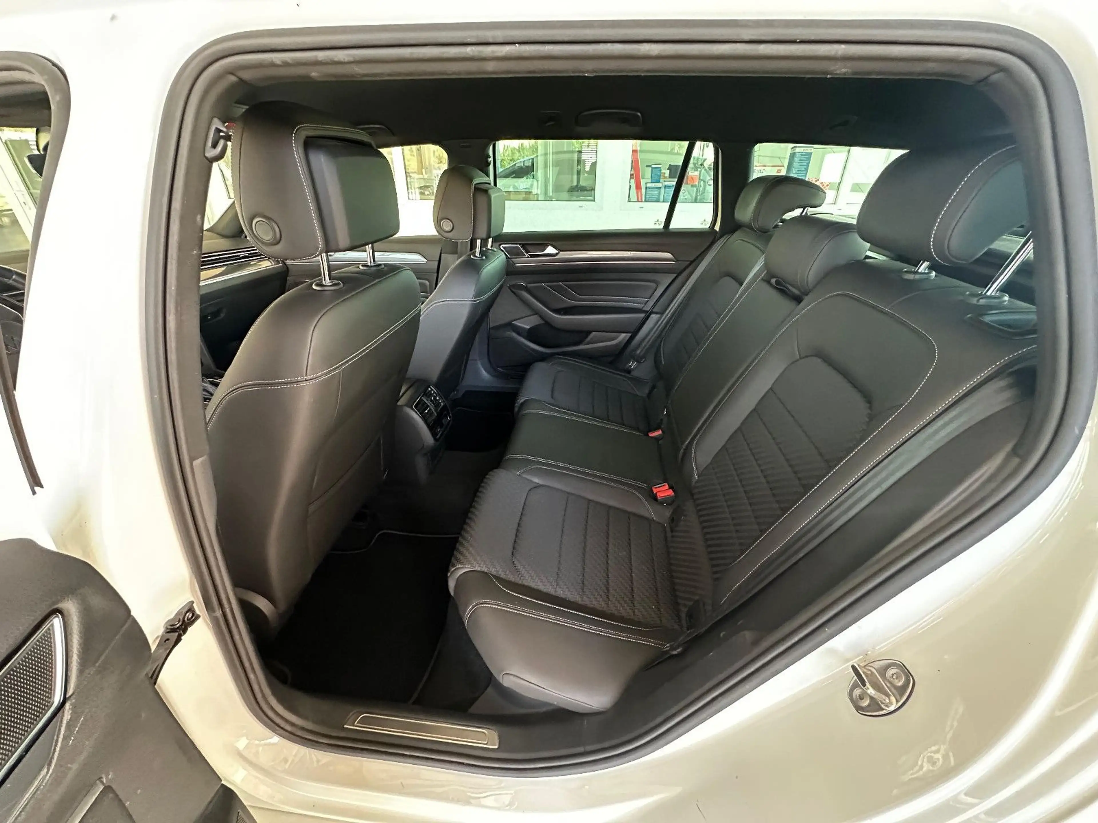 Volkswagen Passat Variant Passat Var. R Line Busin. R ACC/1. Hd./ Checkh. — photo 12
