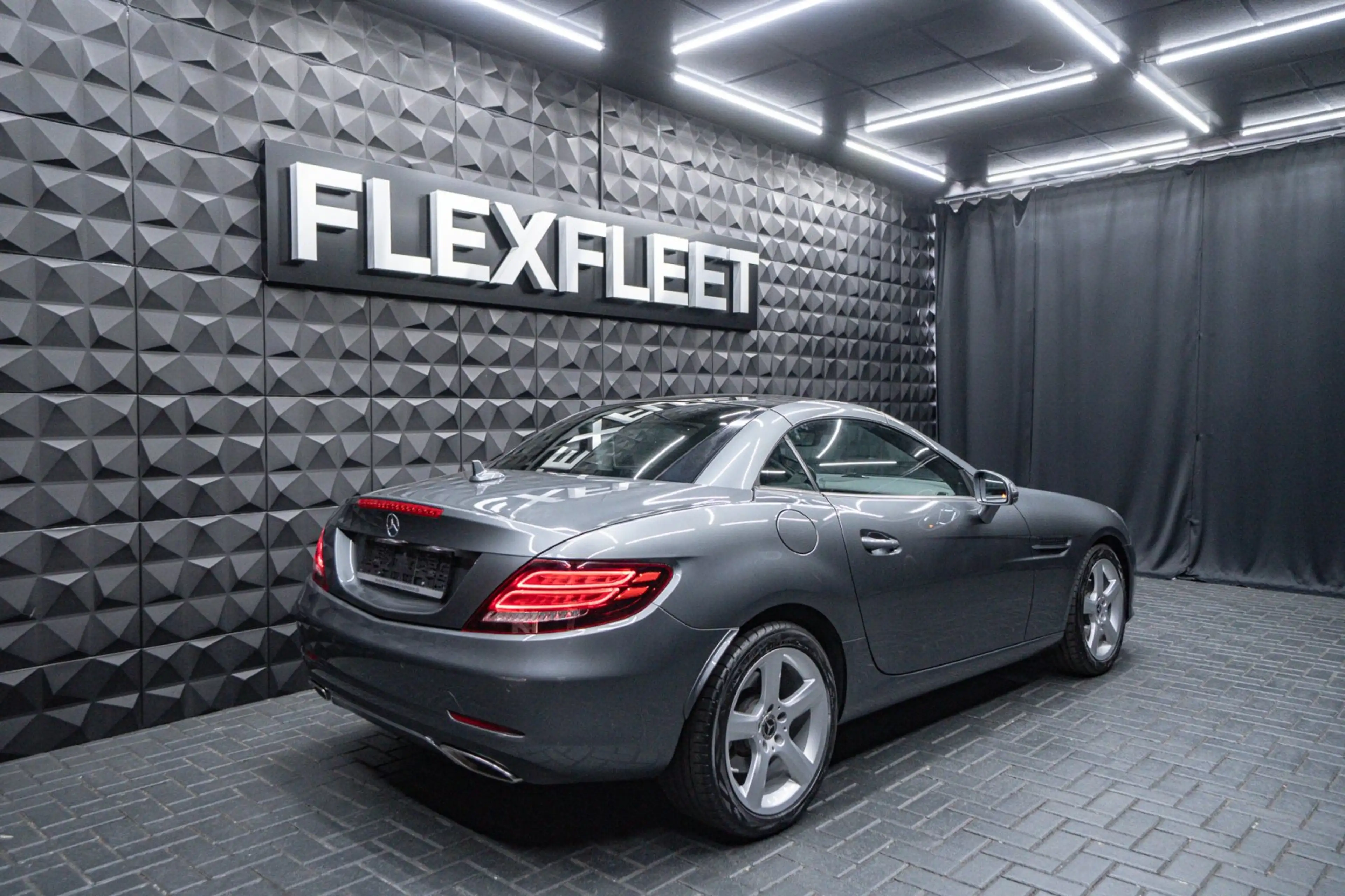 Mercedes-Benz SLC 200 Automatik Pano LED Leder — photo 4
