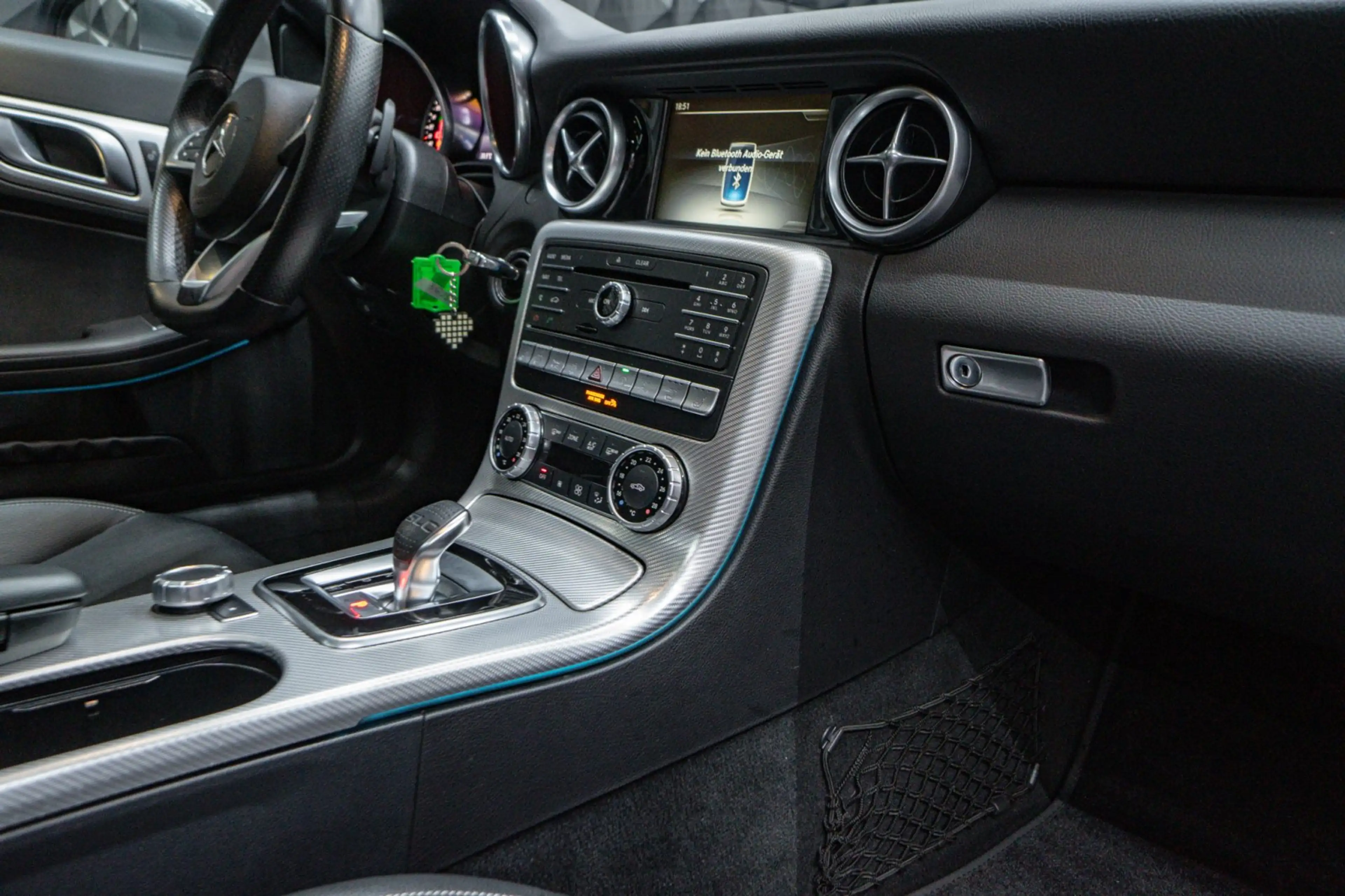 Mercedes-Benz SLC 200 Automatik Pano LED Leder — photo 10