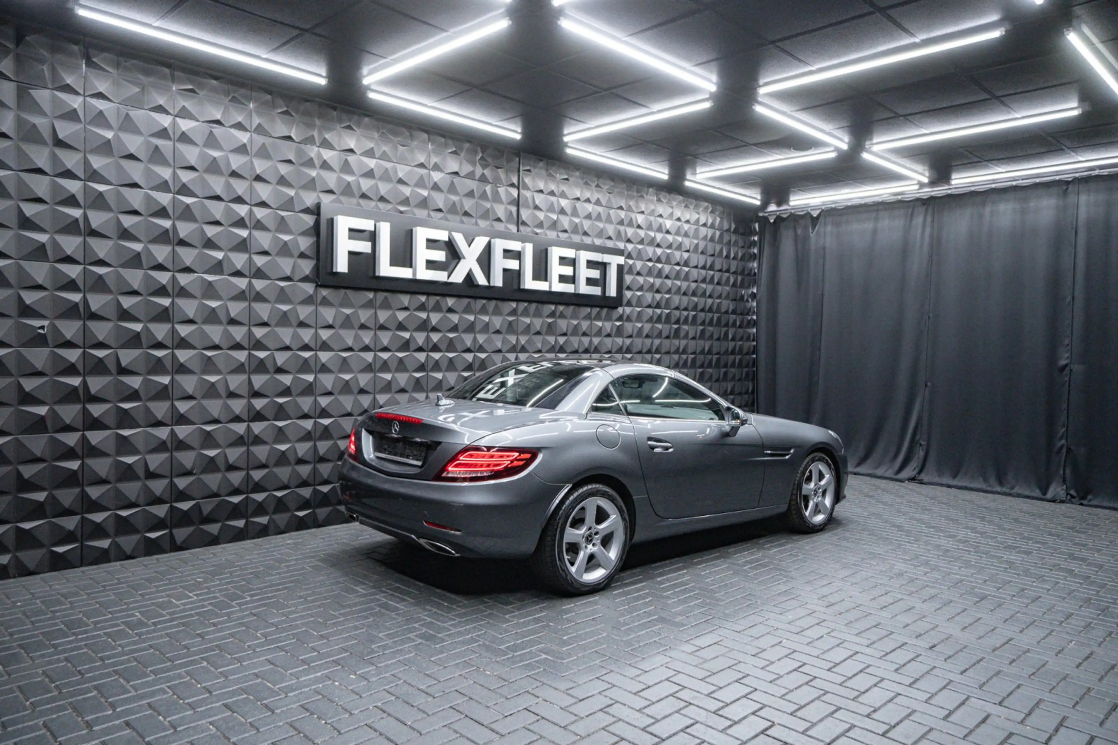 Mercedes-Benz SLC 200 Automatik Pano LED Leder — photo 3