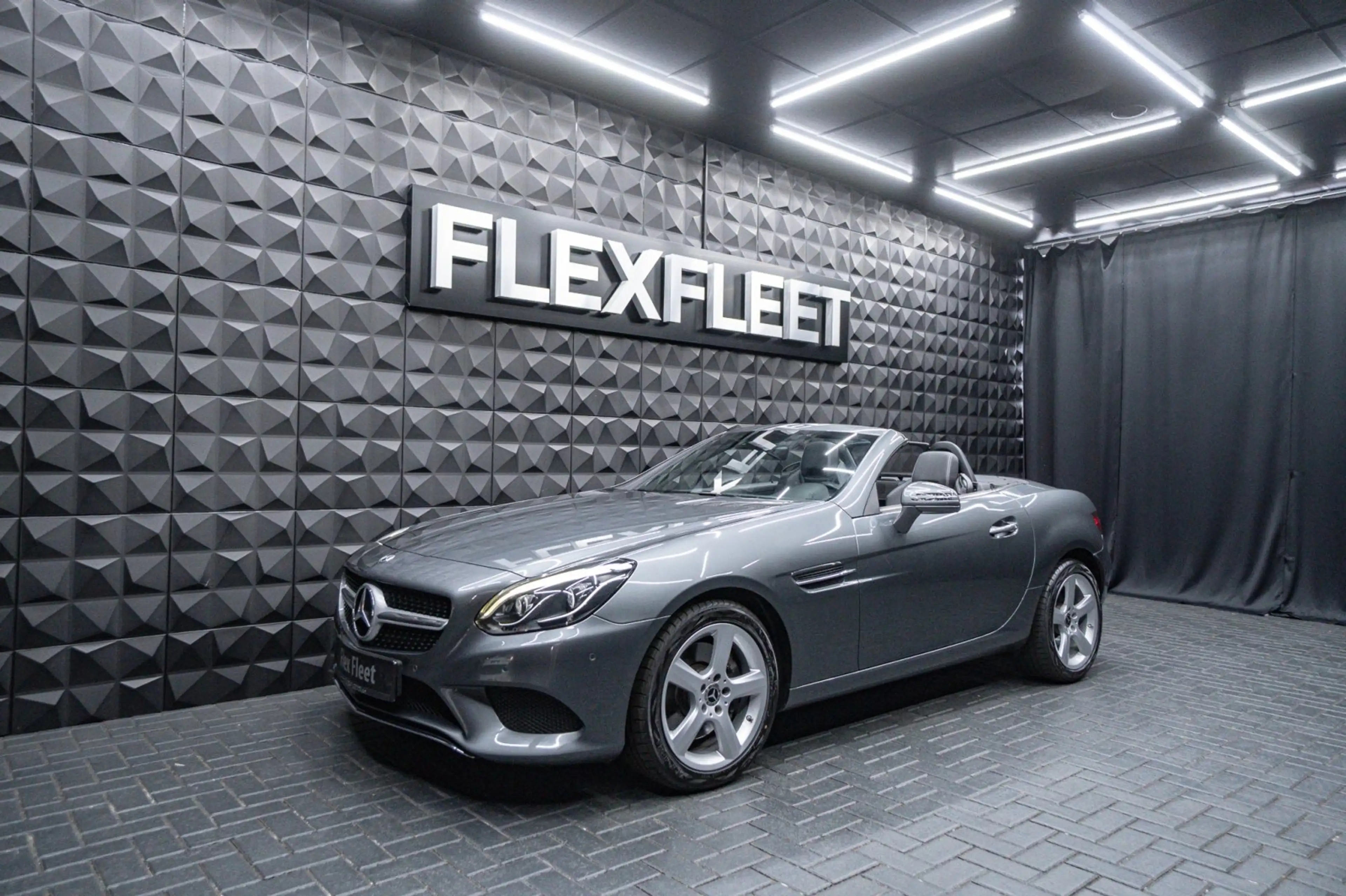 Mercedes-Benz SLC 200 Automatik Pano LED Leder — photo 2