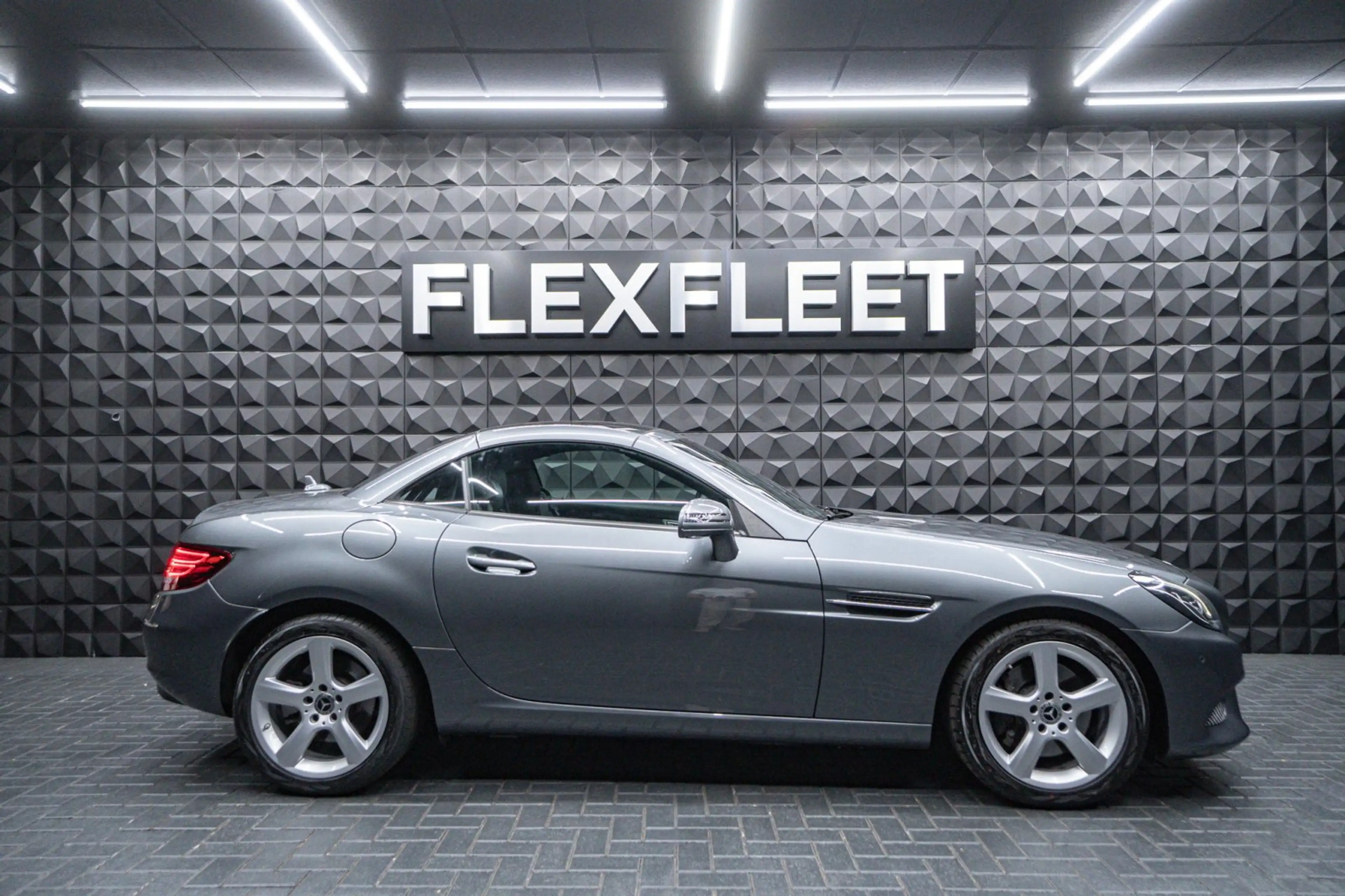 Mercedes-Benz SLC 200 Automatik Pano LED Leder — photo 5