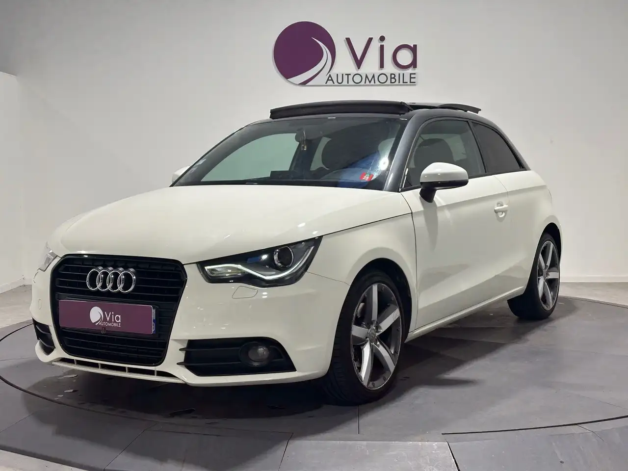 Audi A1 1.6 TDI 105 Ambition - Toit Ouvrant -