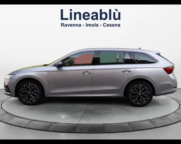 Skoda Octavia view 2