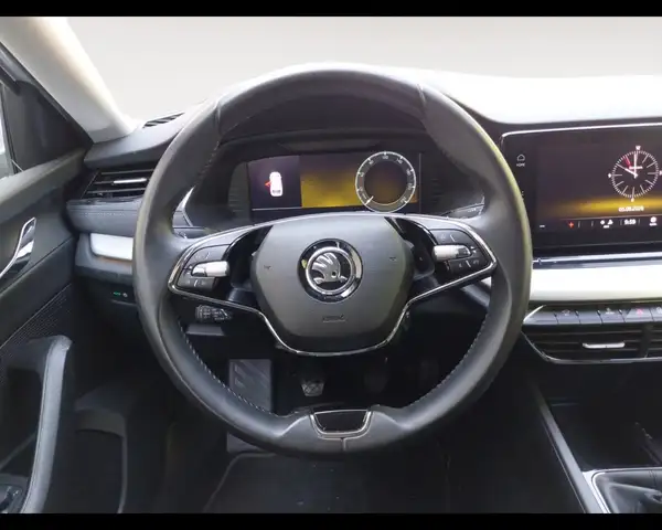 Skoda Octavia view 12
