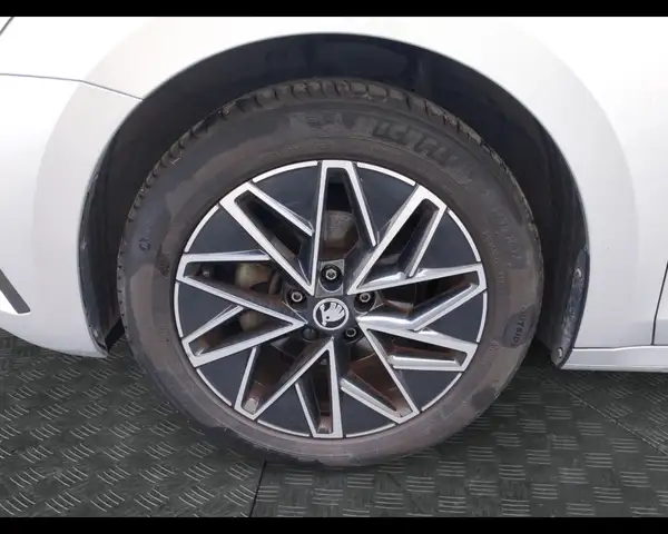 Skoda Octavia view 14