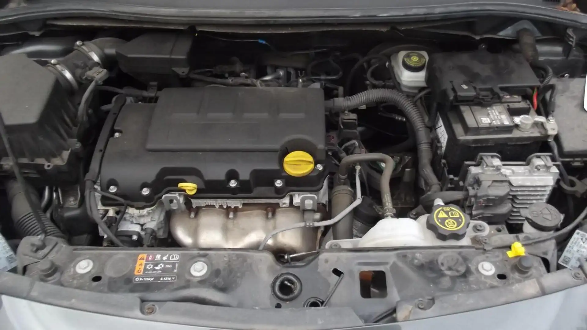 Opel Corsa Active Schwarz - 2