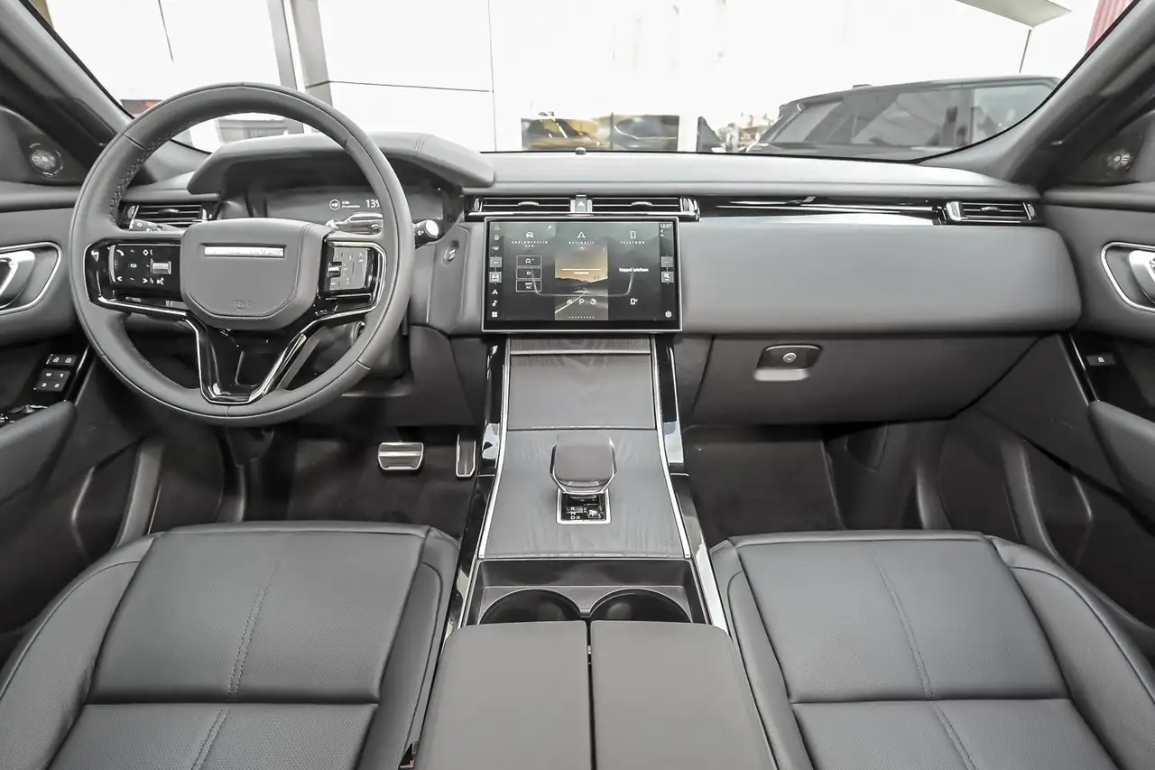 Land Rover Range Rover Velar 2026