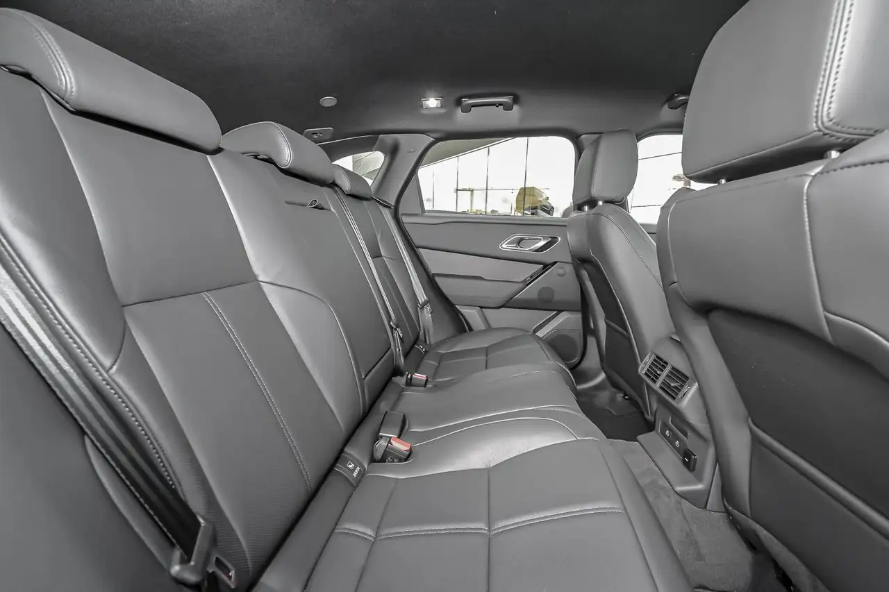 Land Rover Range Rover Velar 2026