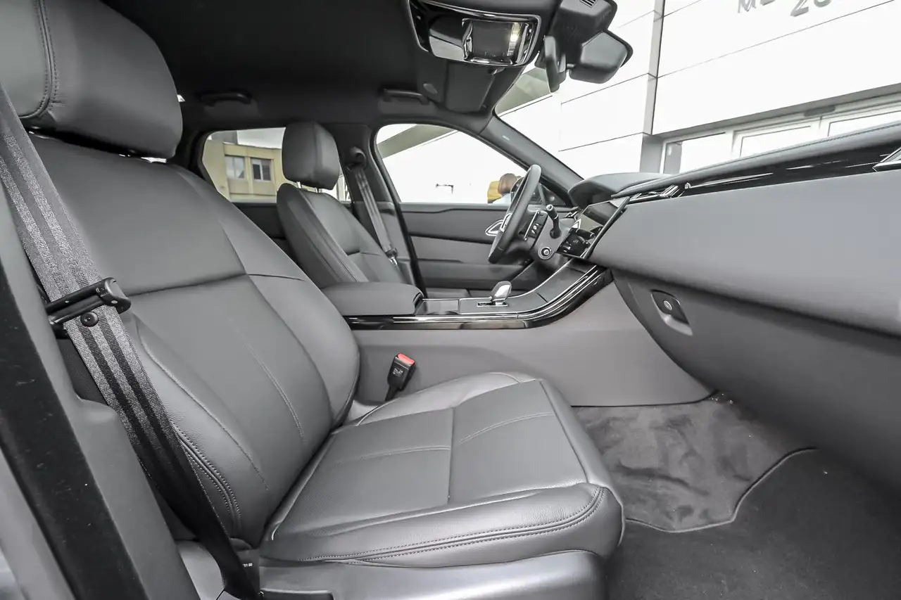 Land Rover Range Rover Velar 2026
