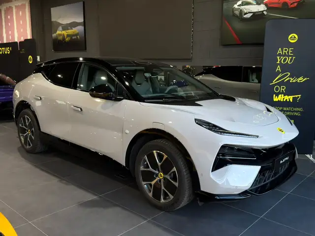 Lotus Eletre Eletre 600 - PROMO DRIVING ACADEMY