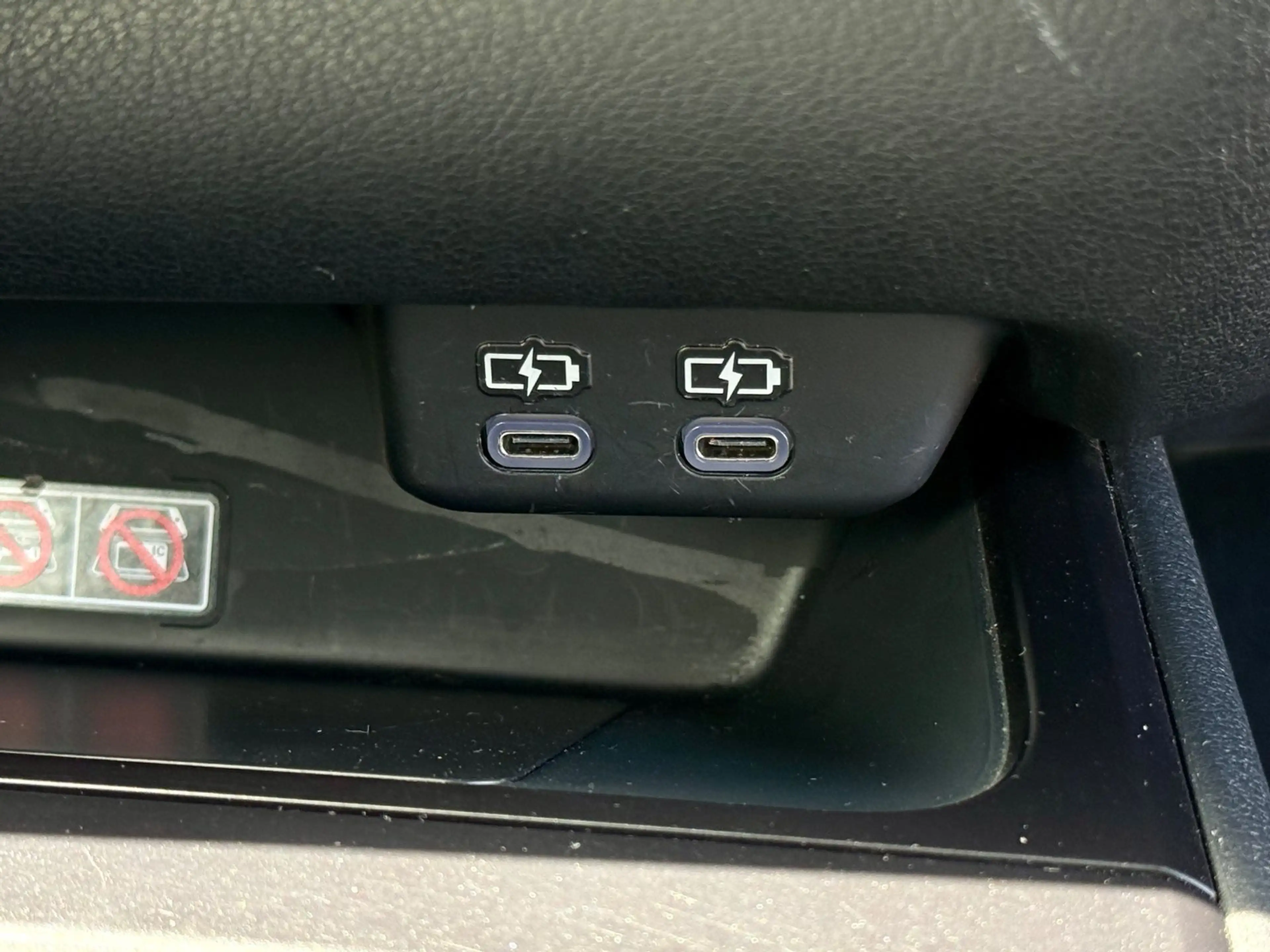 Lexus UX 250h F-SPORT*ACC*RFK*Car-Play*LED*1-HAND — photo 30