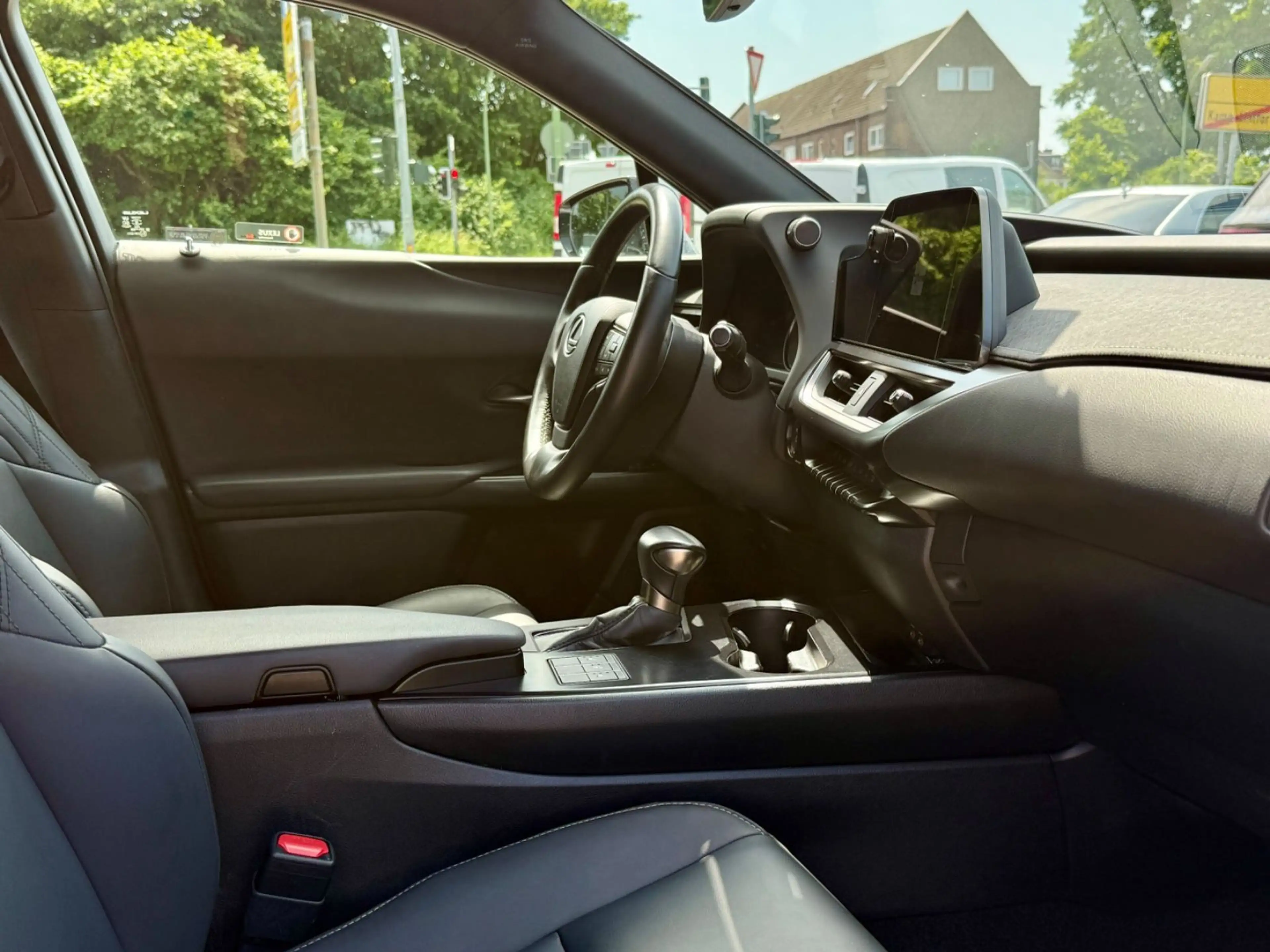 Lexus UX 250h F-SPORT*ACC*RFK*Car-Play*LED*1-HAND — photo 12