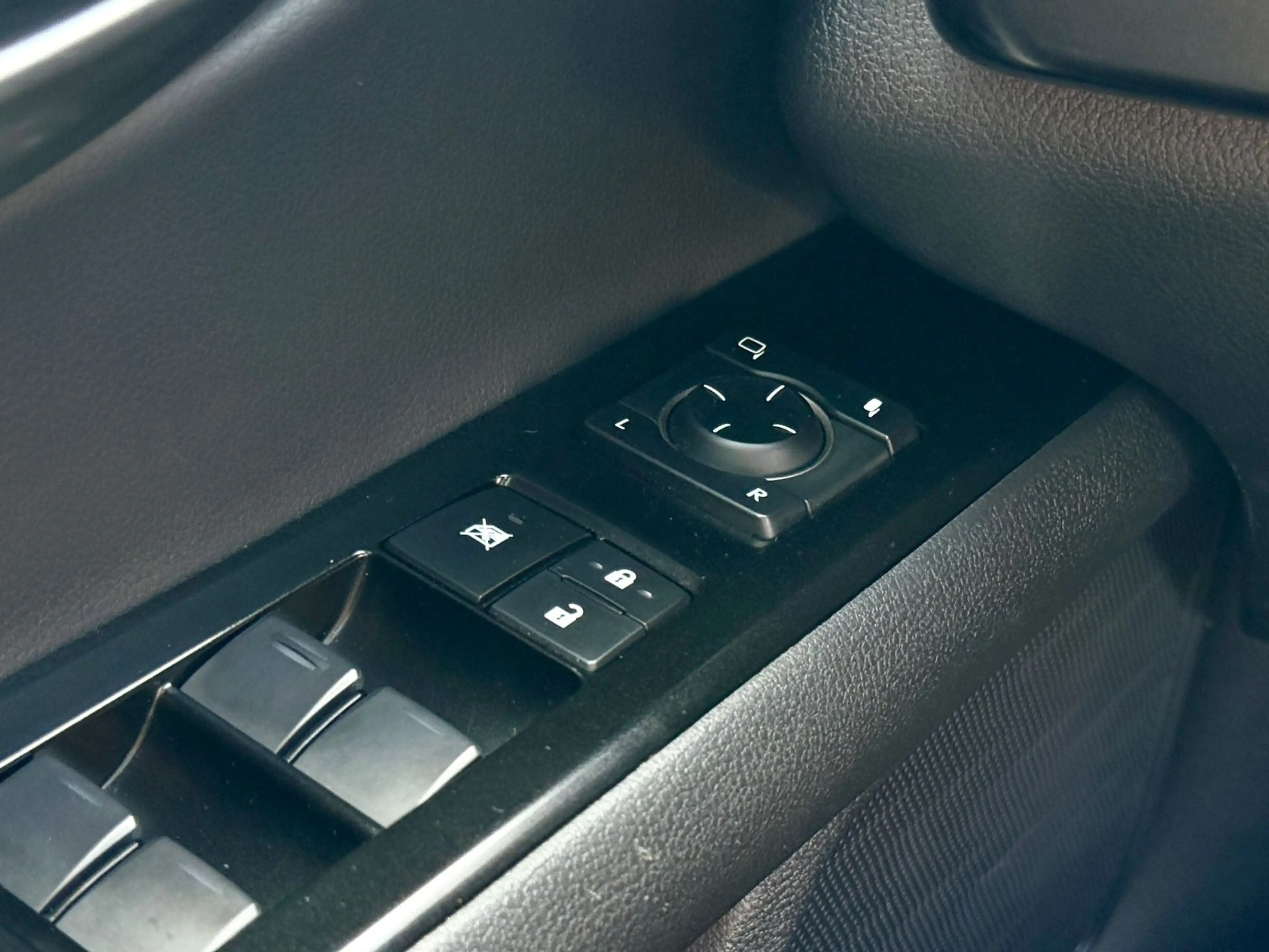 Lexus UX 250h F-SPORT*ACC*RFK*Car-Play*LED*1-HAND — photo 28