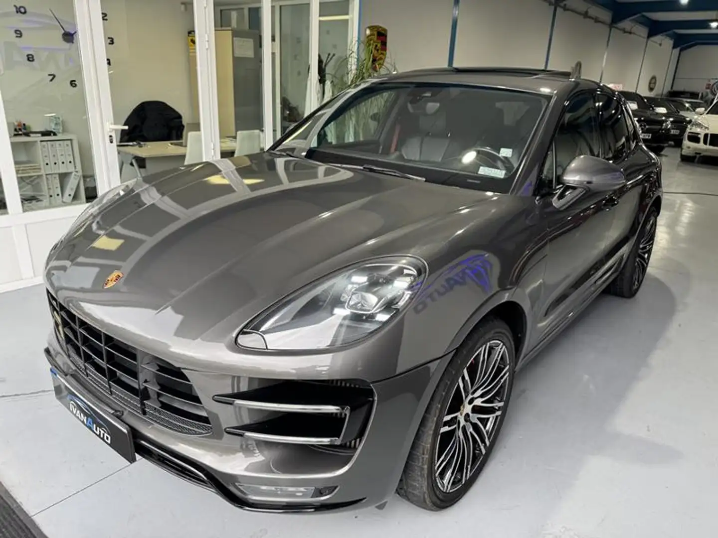 Porsche Macan Turbo Performance Package Aut. Grigio - 2