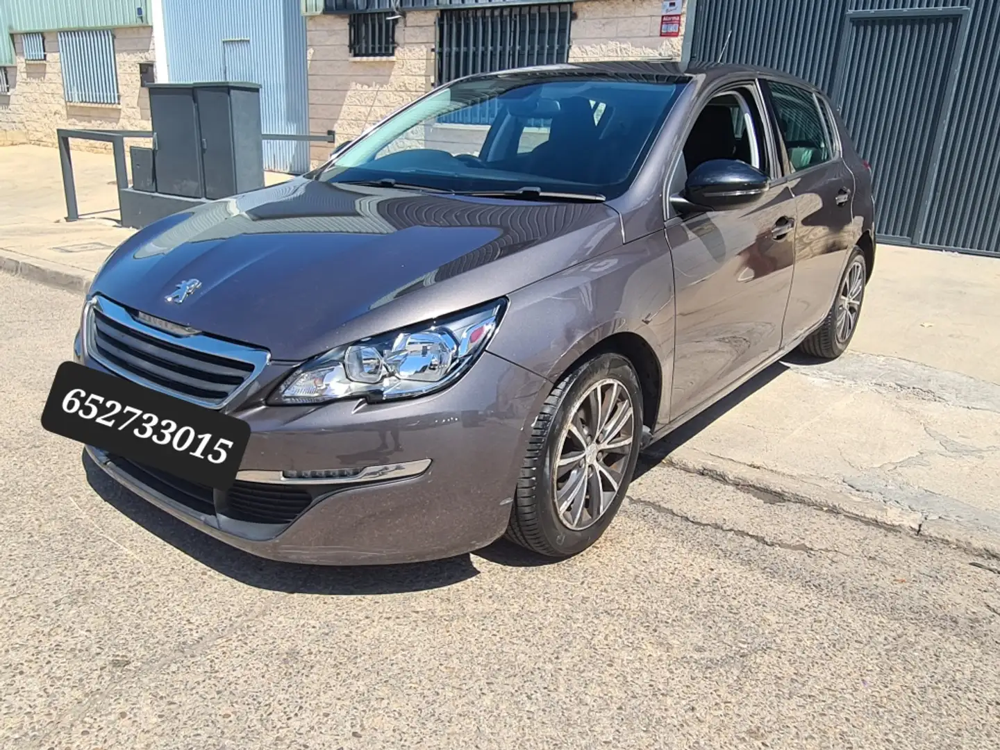 Peugeot 308 1.2 PureTech S&S Allure 110 Marrón - 1