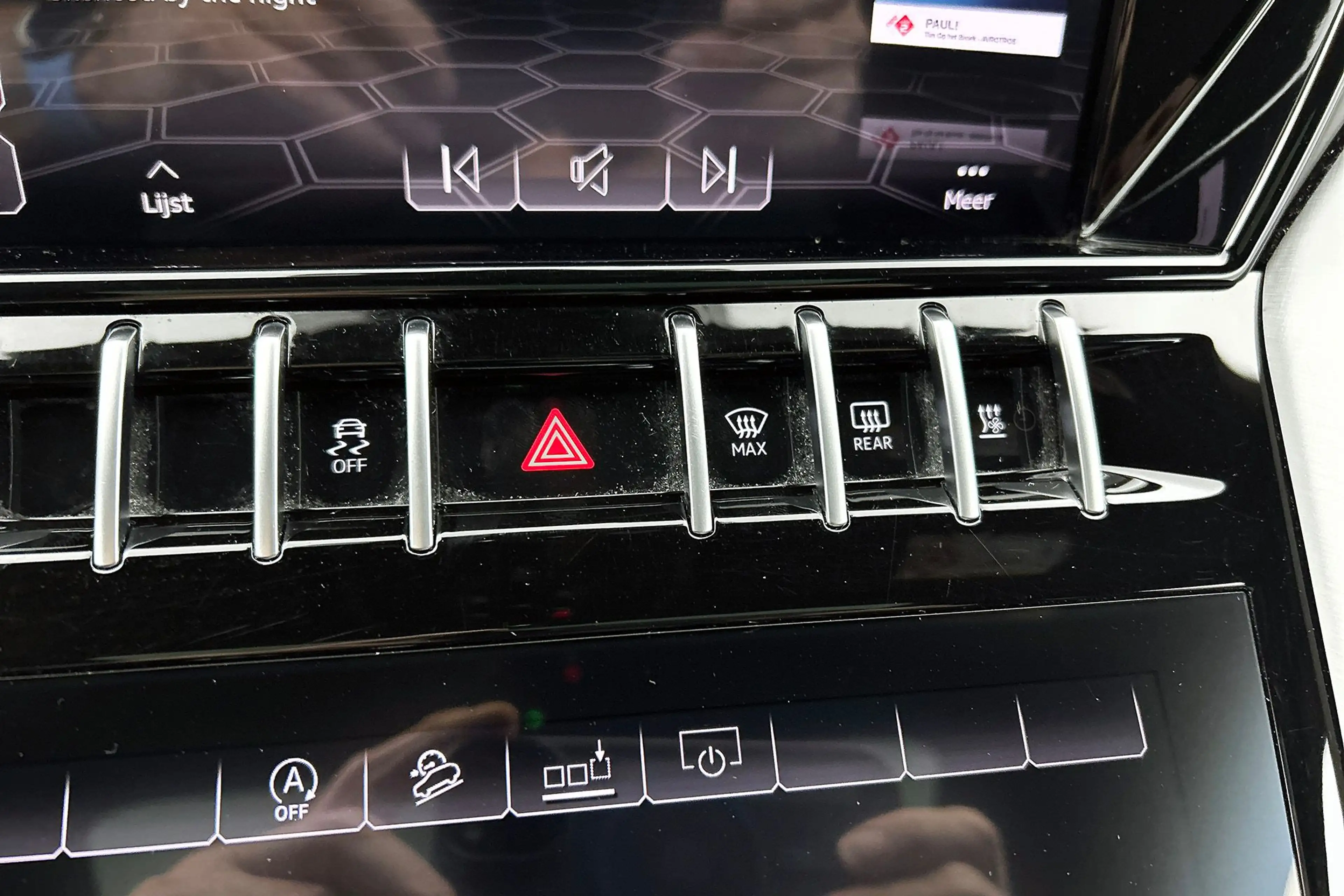 Lamborghini Urus 4.0 V8 Paarse Wrap, Entertainment rear, B&O — photo 13
