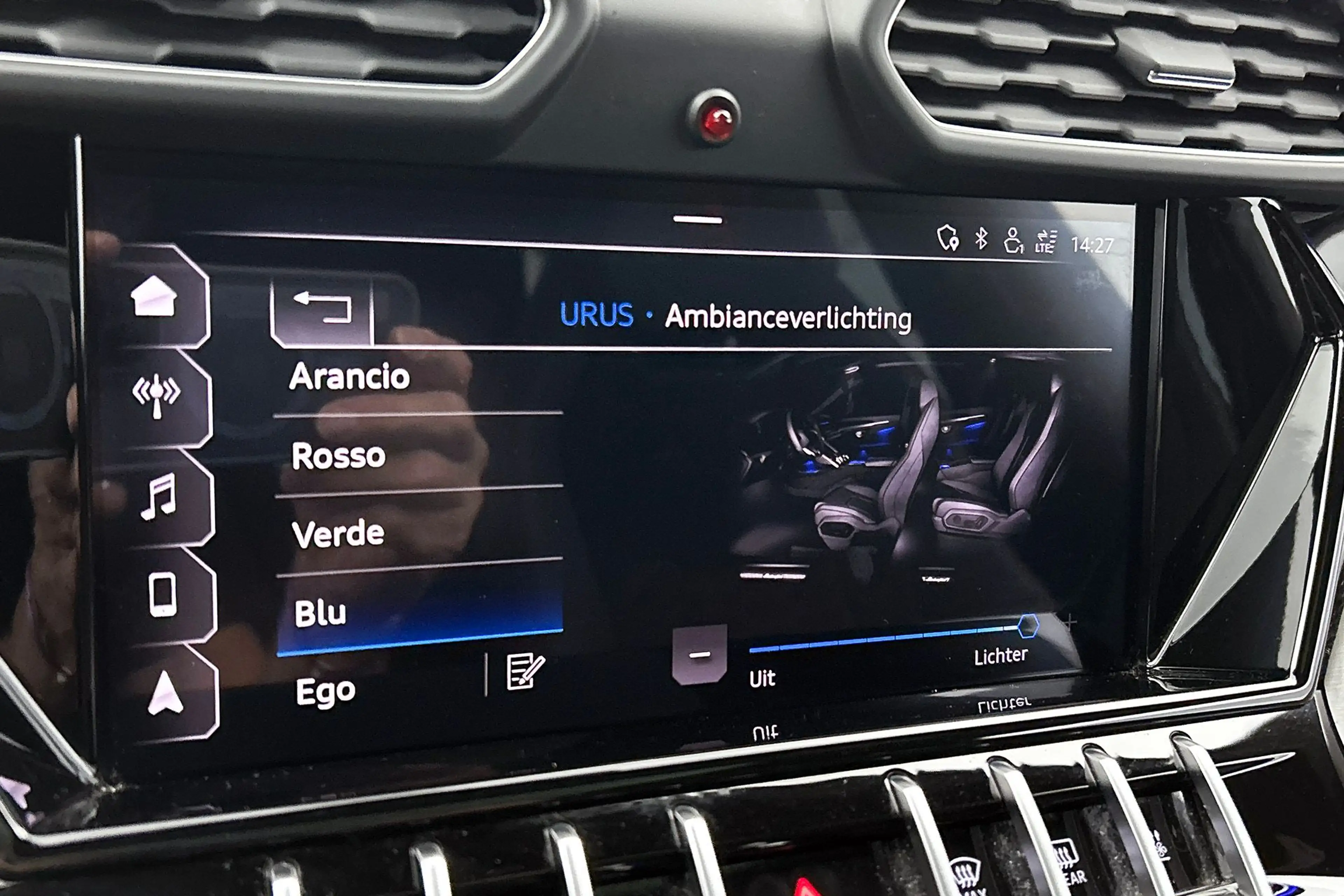 Lamborghini Urus 4.0 V8 Paarse Wrap, Entertainment rear, B&O — photo 46