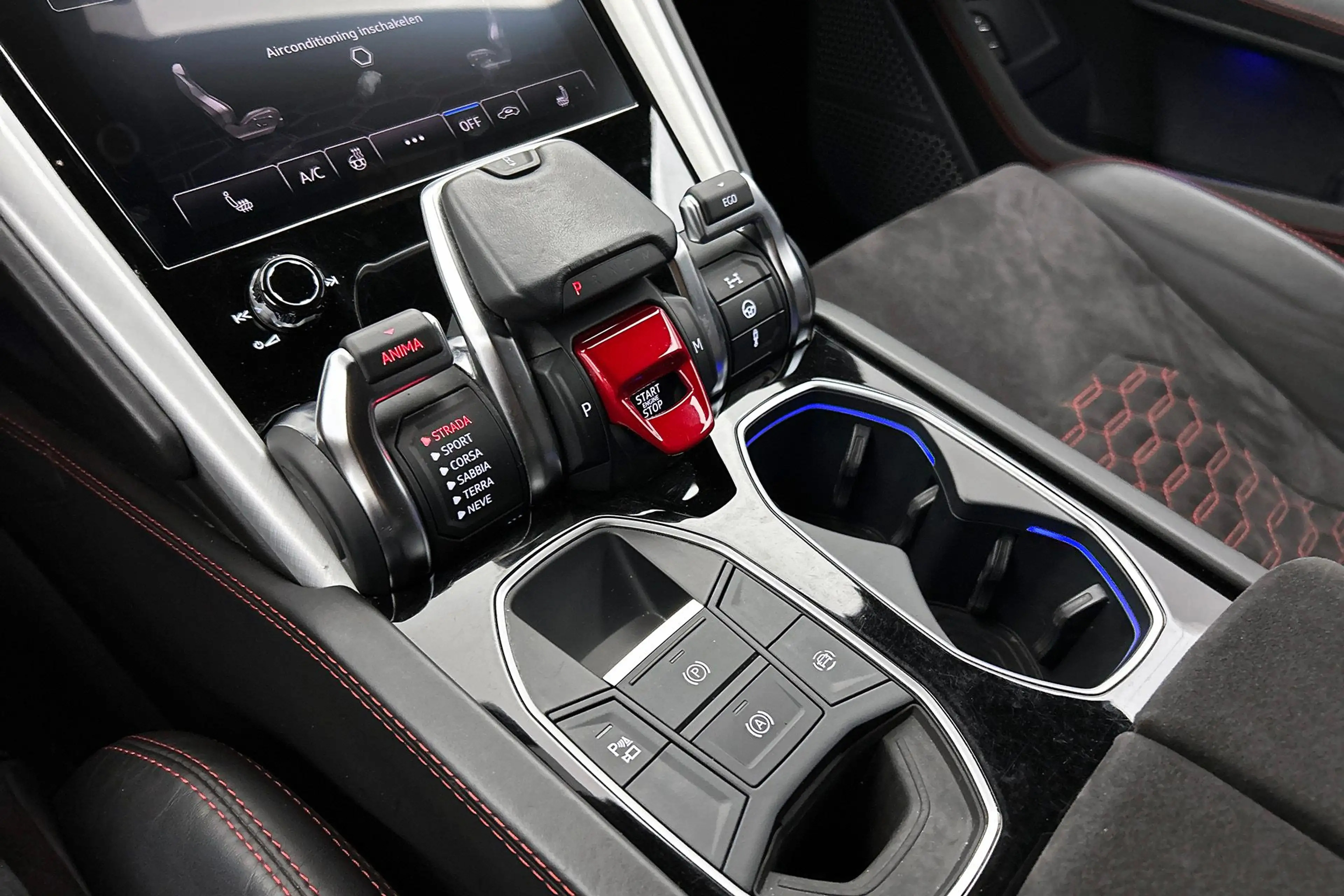 Lamborghini Urus 4.0 V8 Paarse Wrap, Entertainment rear, B&O — photo 39