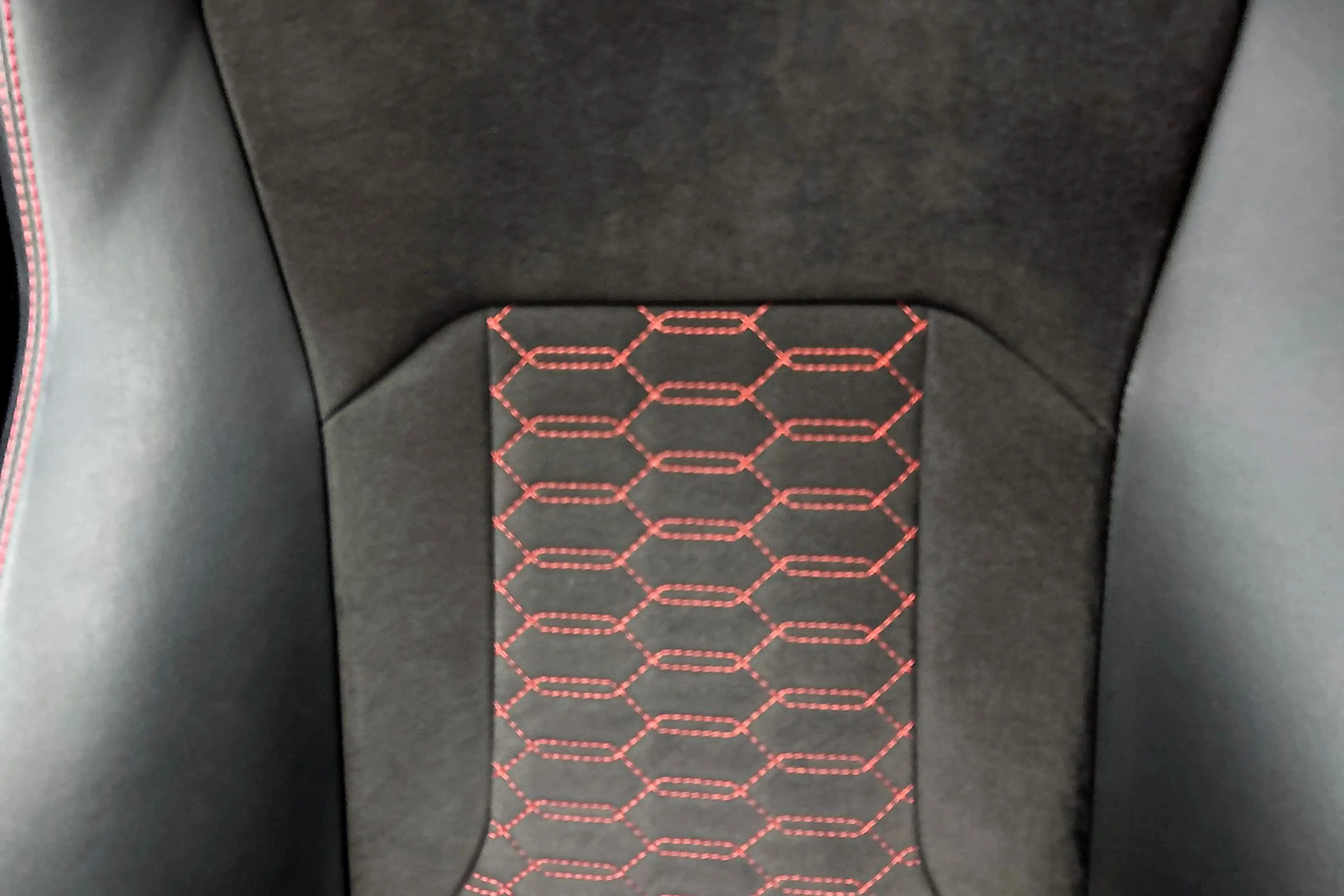 Lamborghini Urus 4.0 V8 Paarse Wrap, Entertainment rear, B&O — photo 23