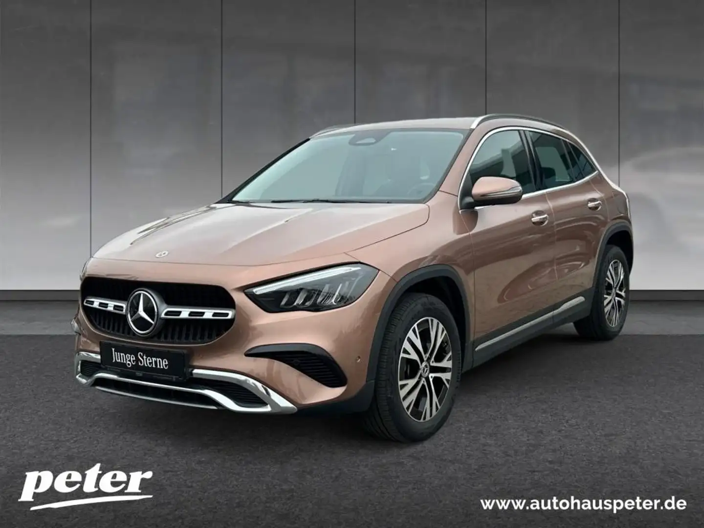 Mercedes-Benz GLA 200 Progressive, Mopf Goud - 1