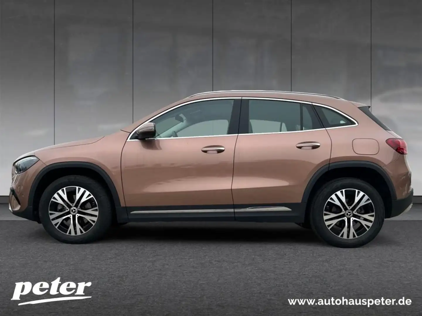 Mercedes-Benz GLA 200 Progressive, Mopf Goud - 2