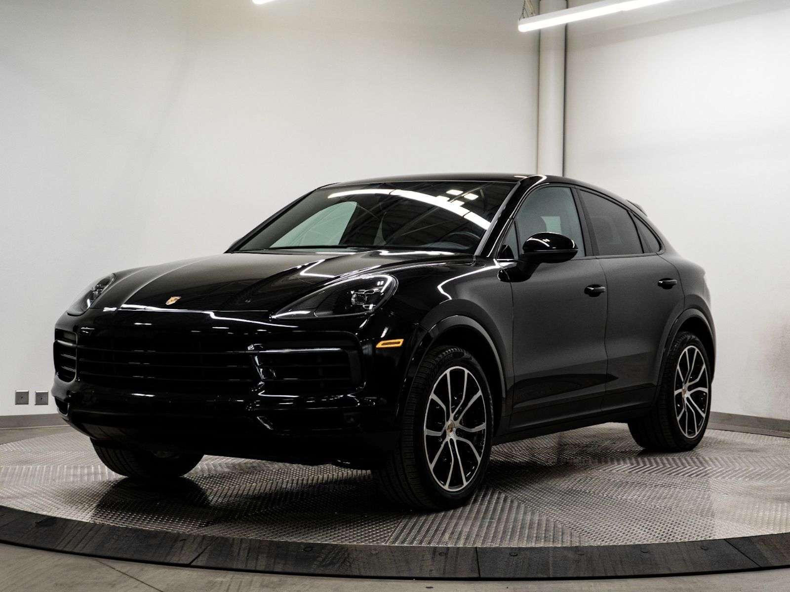 2022 Porsche Cayenne | Caynenne Coupe | Low Kilometres |